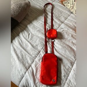 Lululemon modular phone crossbody